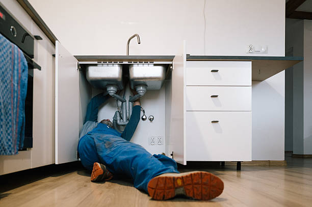 Professional Emergency Plumber technician working in Baltic, SD
